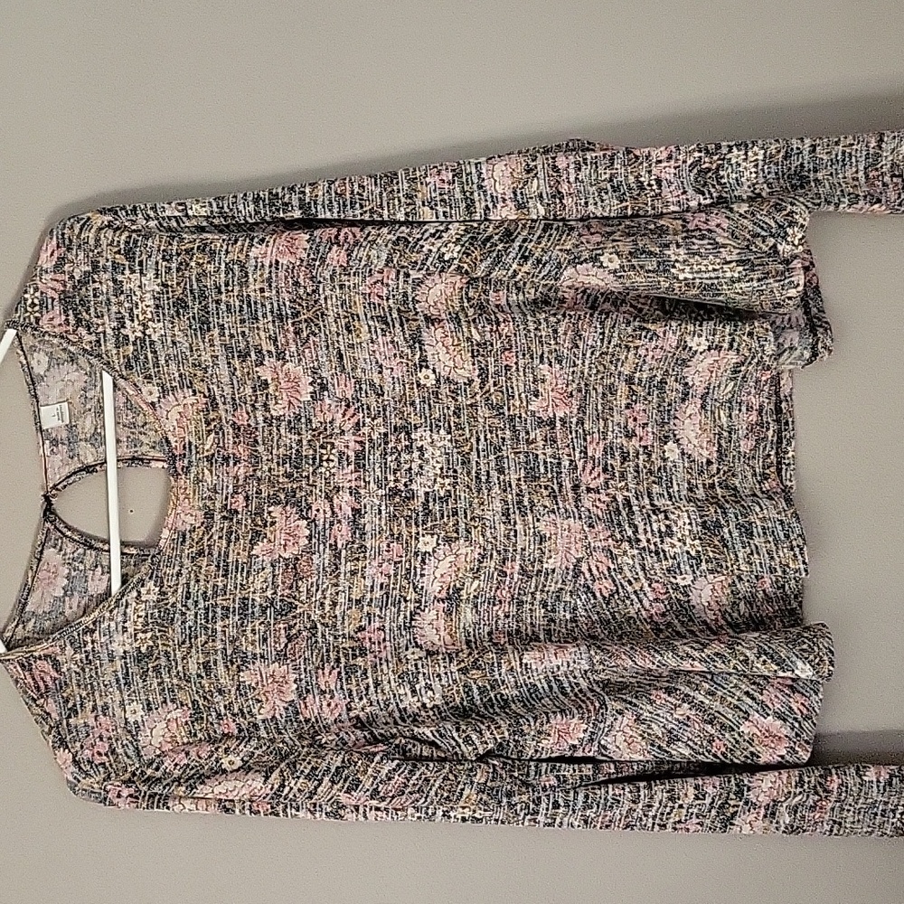 Cute long sleeve, very good condition.